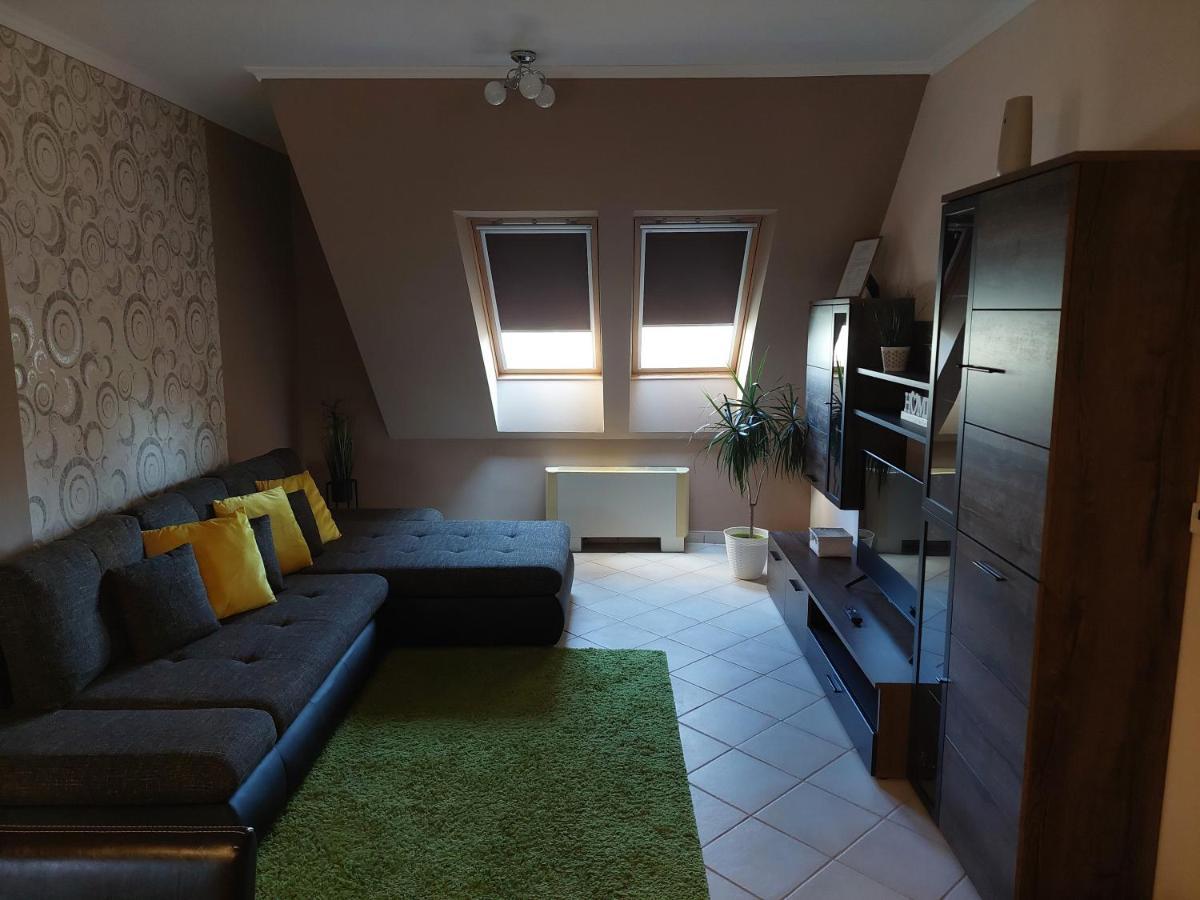 Samuci Apartman Hajduszoboszlo Exterior photo